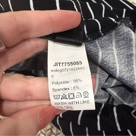 SHEIN Black and White Stripped High Waisted Leggings - Picture 4 of 8